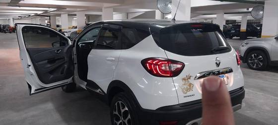 RENAULT CAPTUR 1.6 16V SCE FLEX LIFE X-TRONIC RENAULT CAPTUR 1.6 16V SCE FLEX LIFE X-TRONIC
